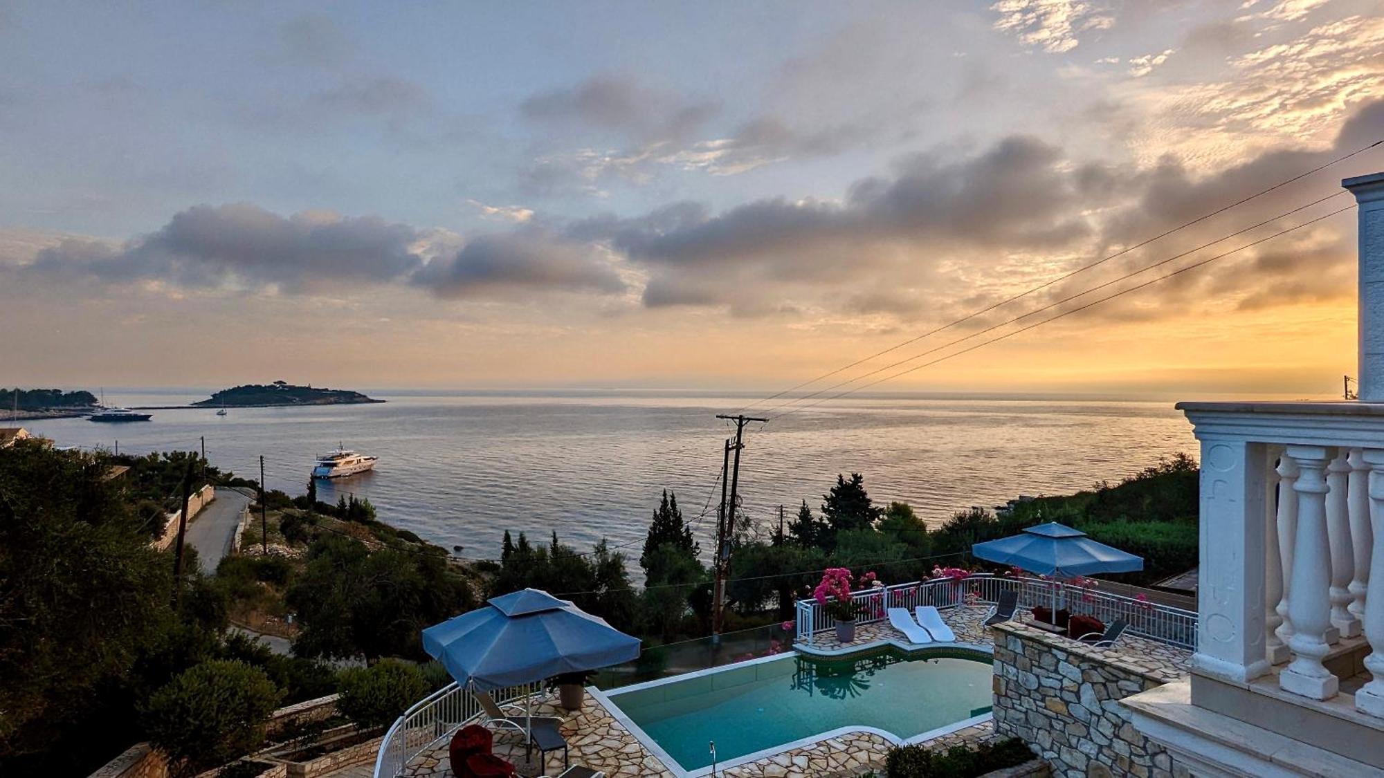Villa Avgerini Paxos Гайос Екстериор снимка