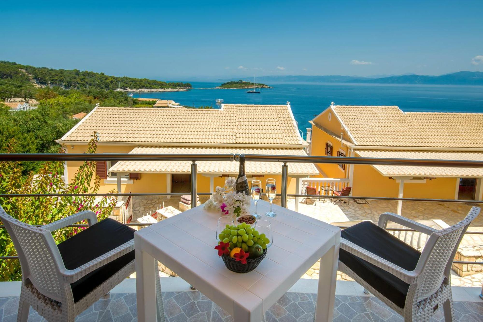 Villa Avgerini Paxos Гайос Екстериор снимка